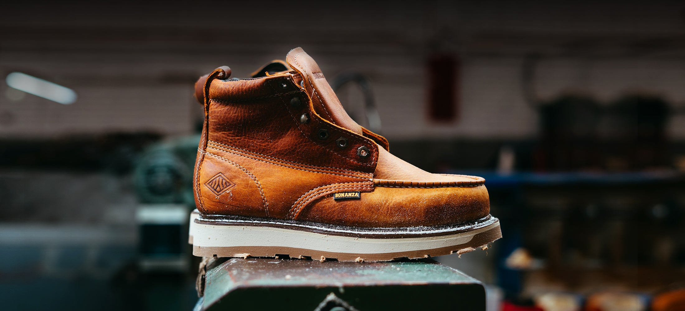 brunt gancraft と brunt ロールコール Mocha Faux Burnished Leather Boots With Zipper Closure